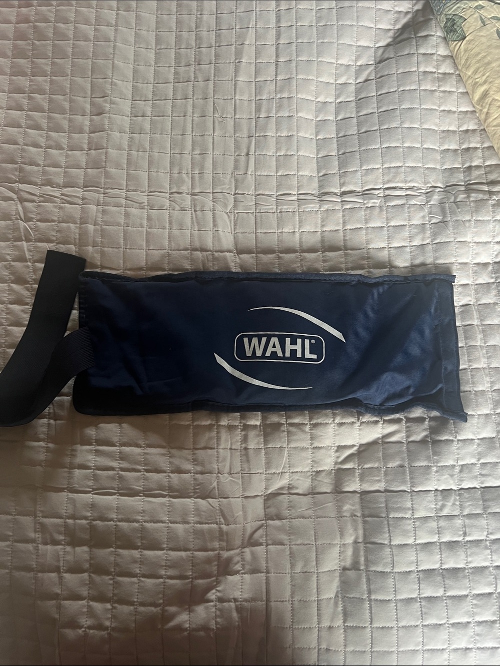 Wahl Navy Blue Hot and Cold pack with strap